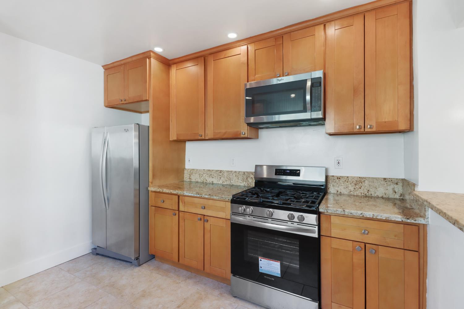 1812 El Monte Avenue Sacramento CA 95815