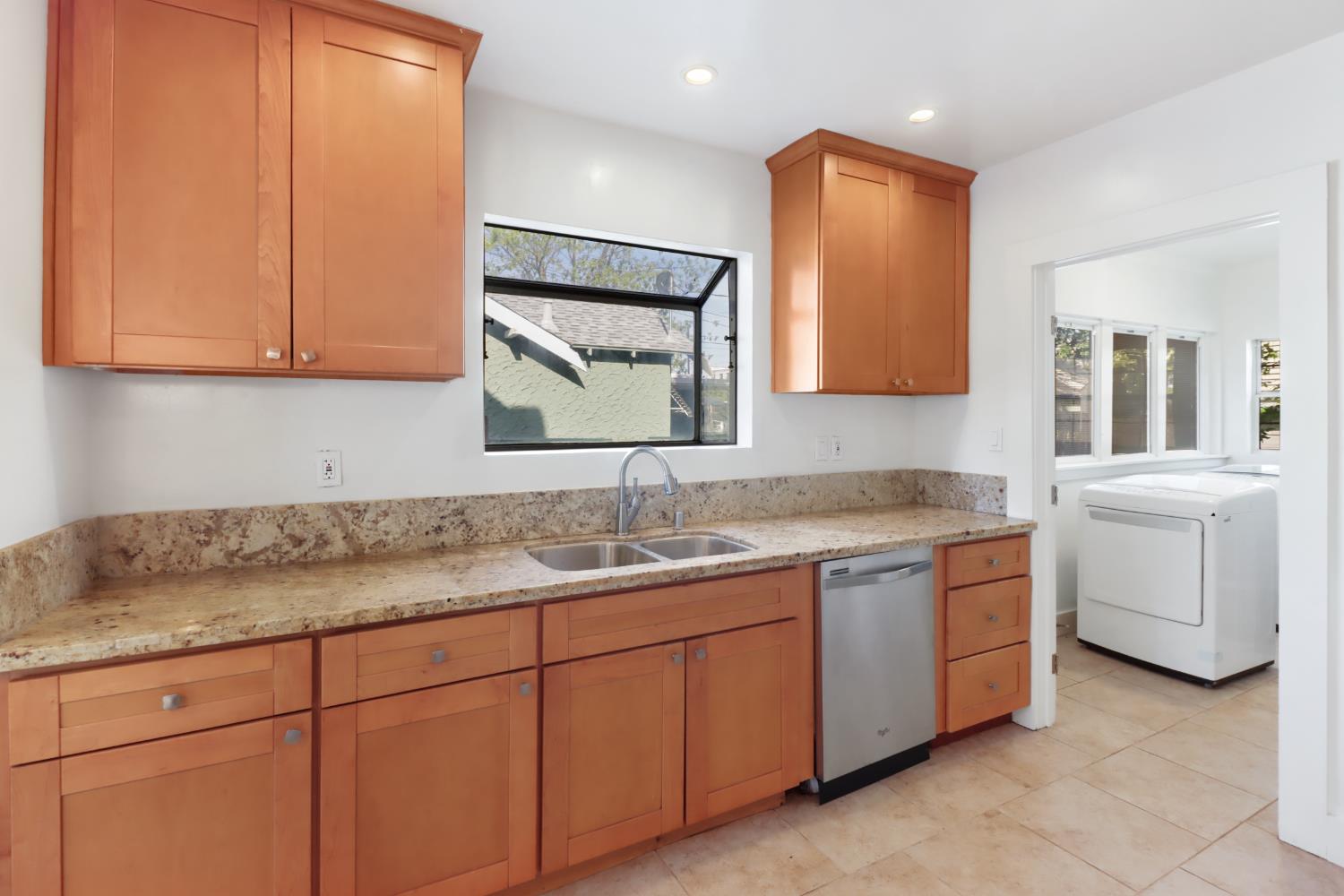 1812 El Monte Avenue Sacramento CA 95815