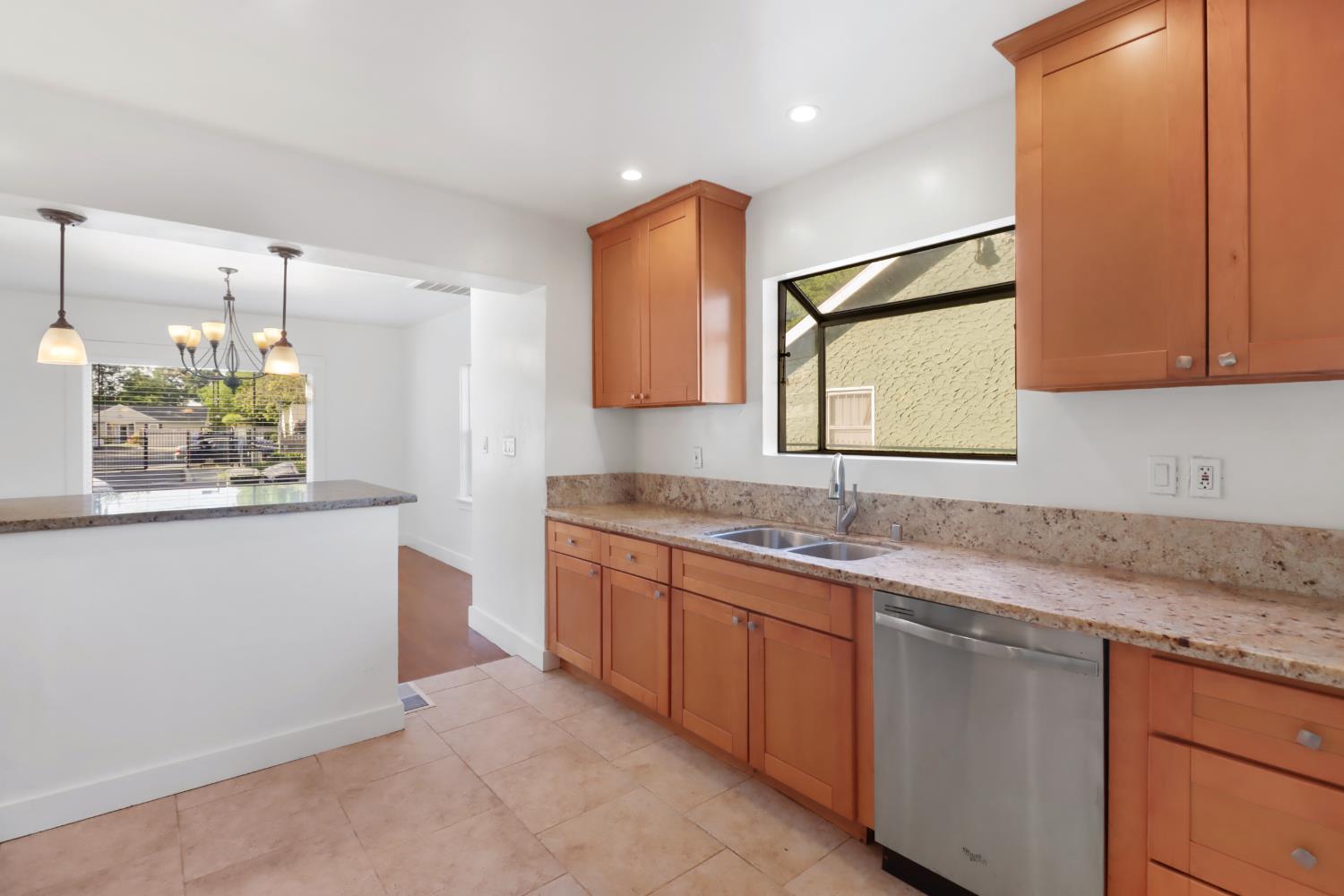 1812 El Monte Avenue Sacramento CA 95815