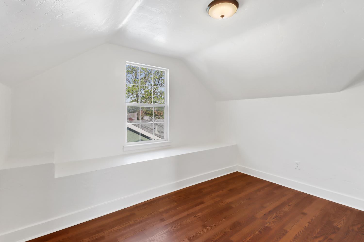 1812 El Monte Avenue Sacramento CA 95815