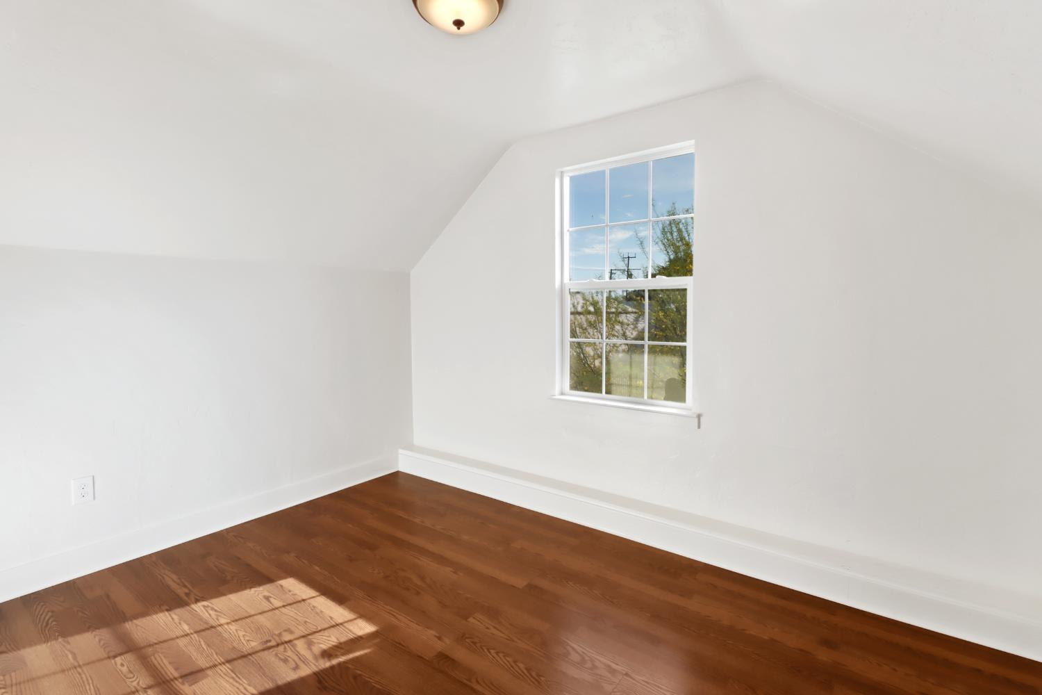 1812 El Monte Avenue Sacramento CA 95815