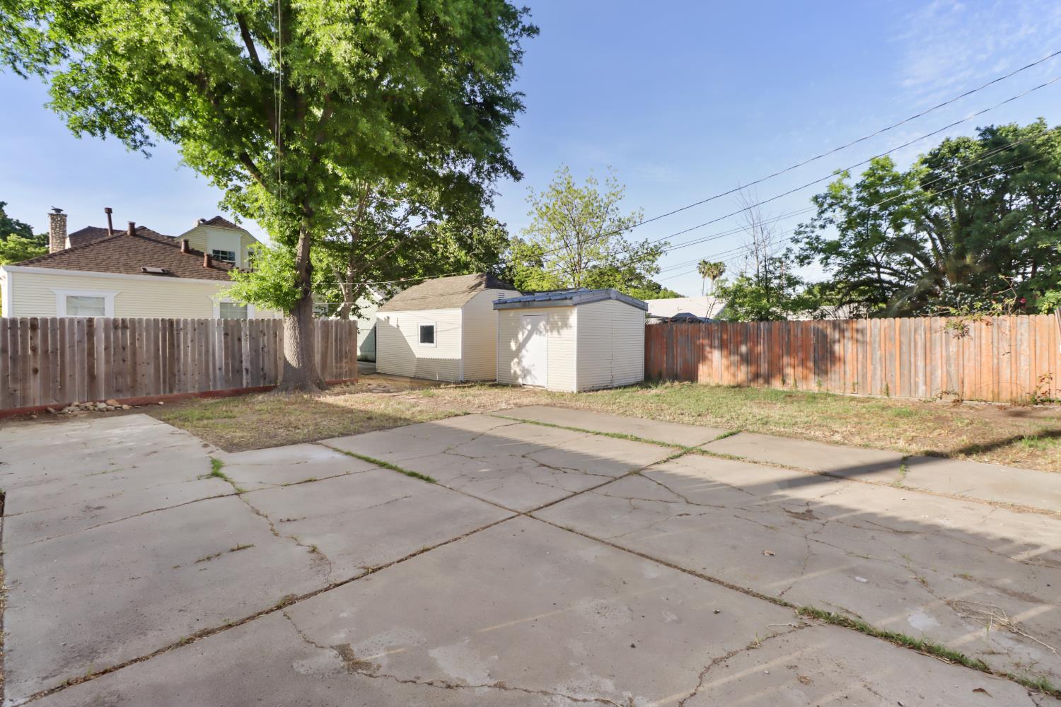1812 El Monte Avenue Sacramento CA 95815