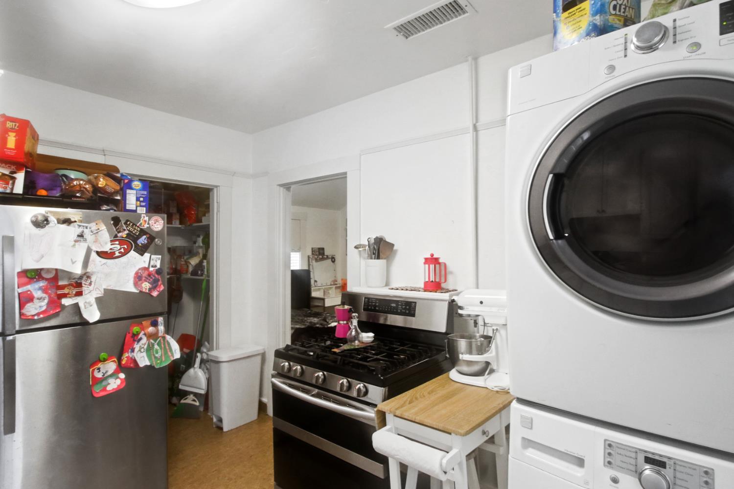 1812 El Monte Avenue Sacramento CA 95815