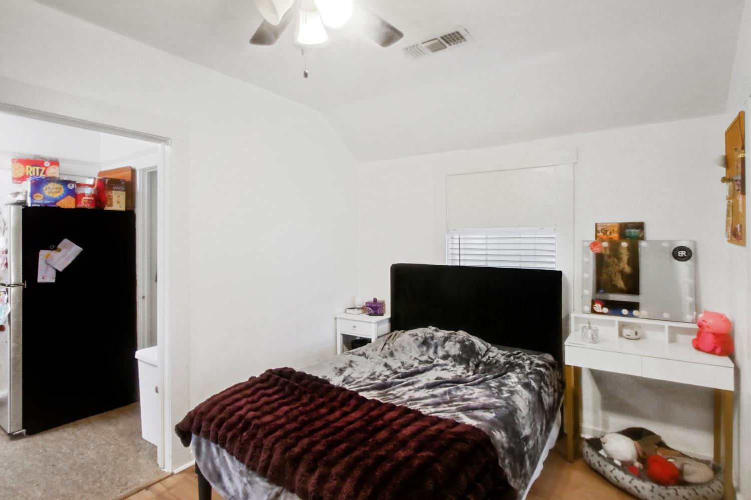 1812 El Monte Avenue Sacramento CA 95815