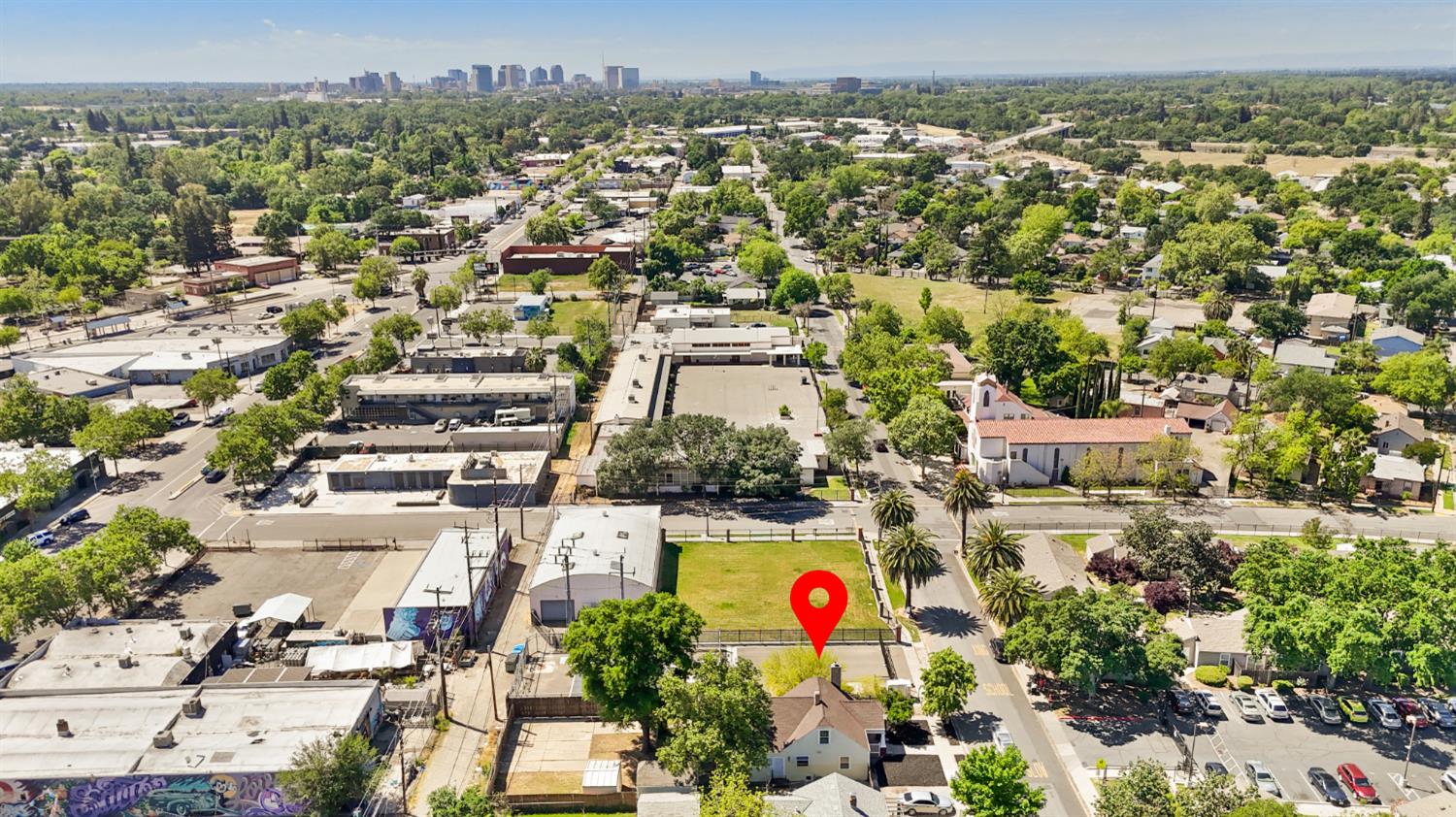 1812 El Monte Avenue Sacramento CA 95815