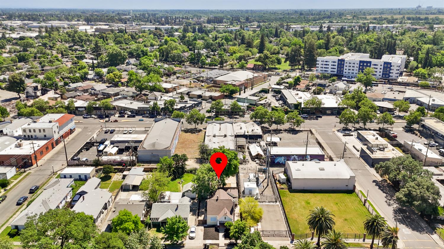 1812 El Monte Avenue Sacramento CA 95815
