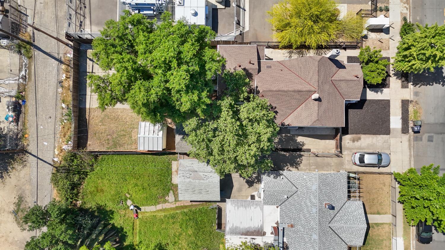 1812 El Monte Avenue Sacramento CA 95815