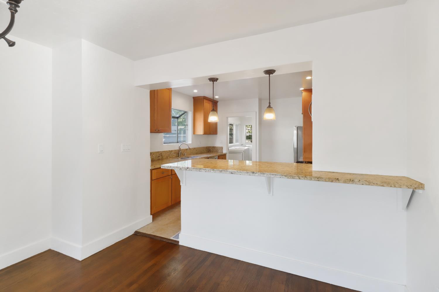 1812 El Monte Avenue Sacramento CA 95815