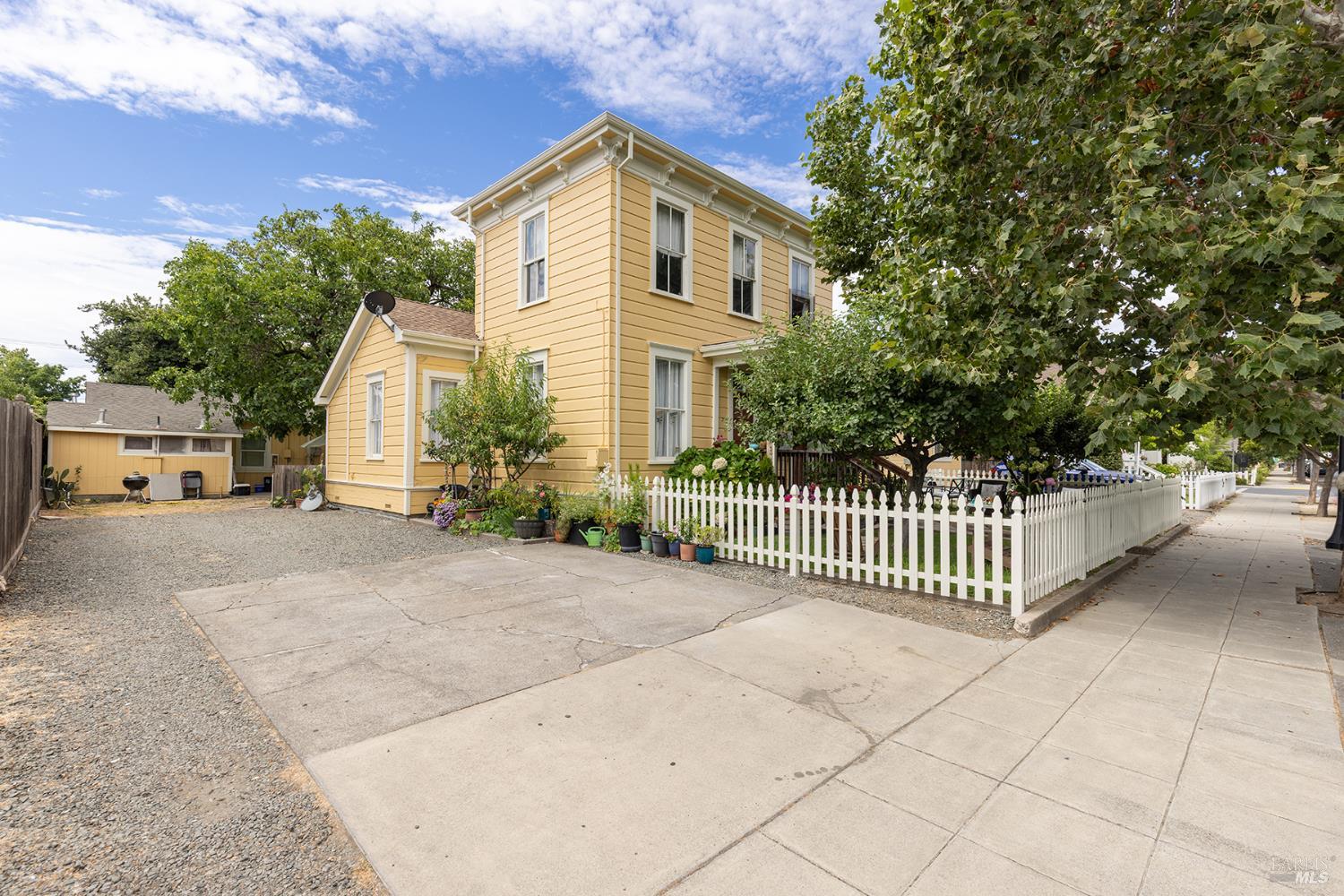 2123 2nd Street Napa CA 94559