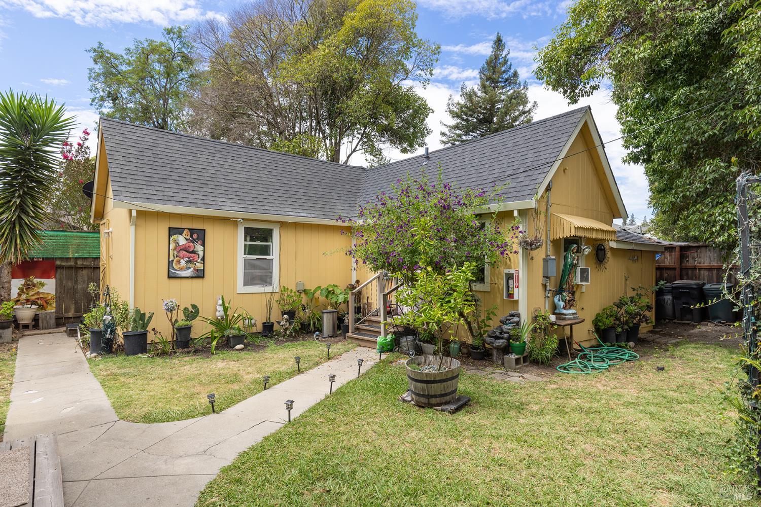 2123 2nd Street Napa CA 94559
