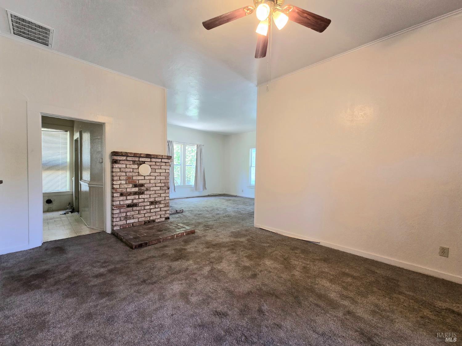487 E Valley Street Willits CA 95490