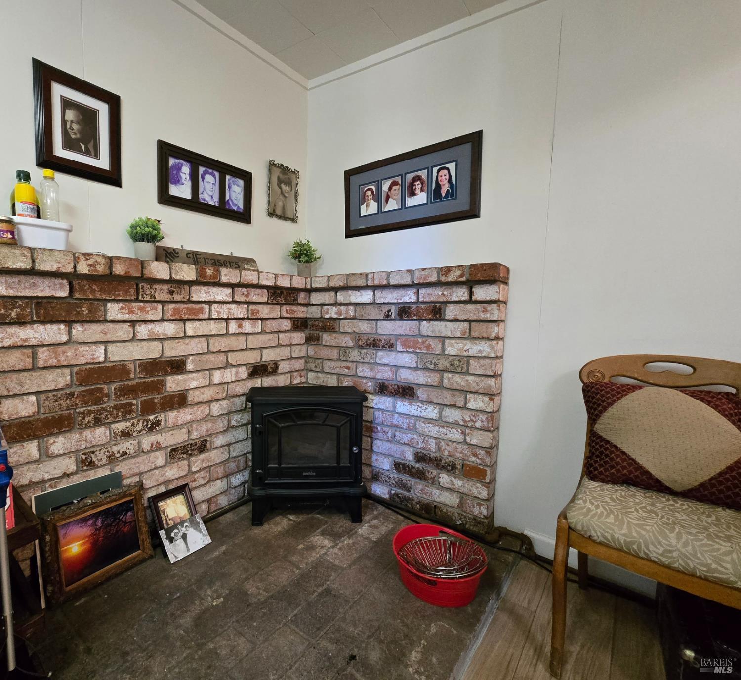 487 E Valley Street Willits CA 95490