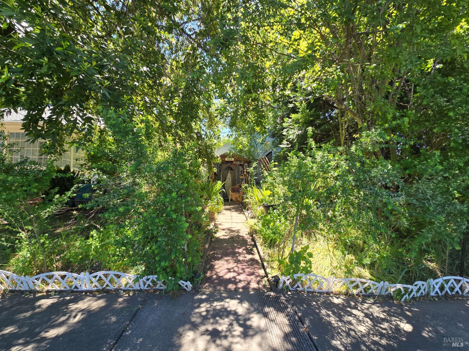 487 E Valley Street Willits CA 95490
