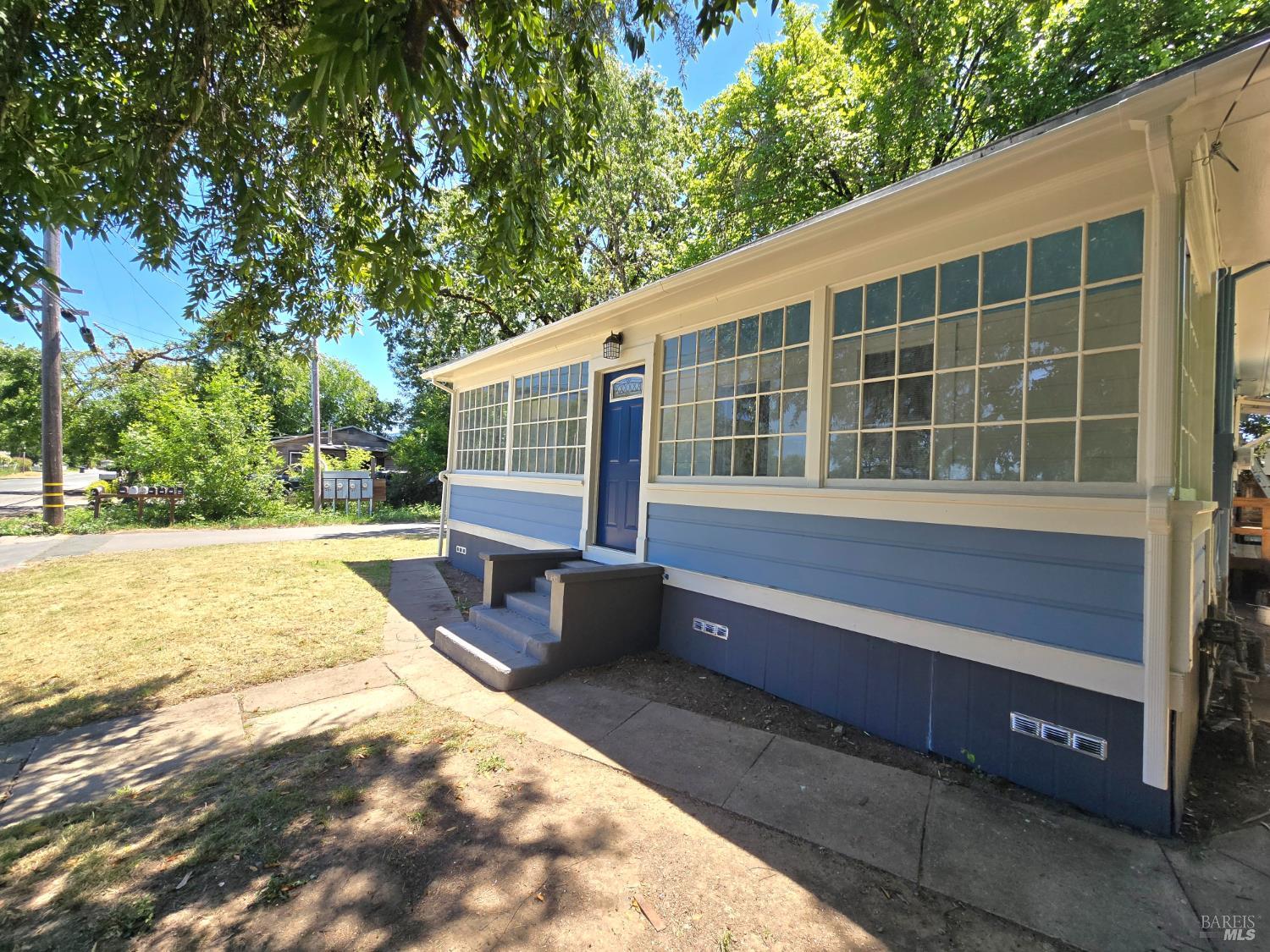 487 E Valley Street Willits CA 95490