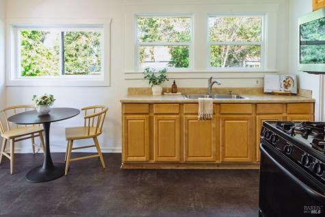 52 Eastman Lane Petaluma CA 94952