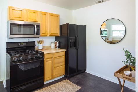 52 Eastman Lane Petaluma CA 94952