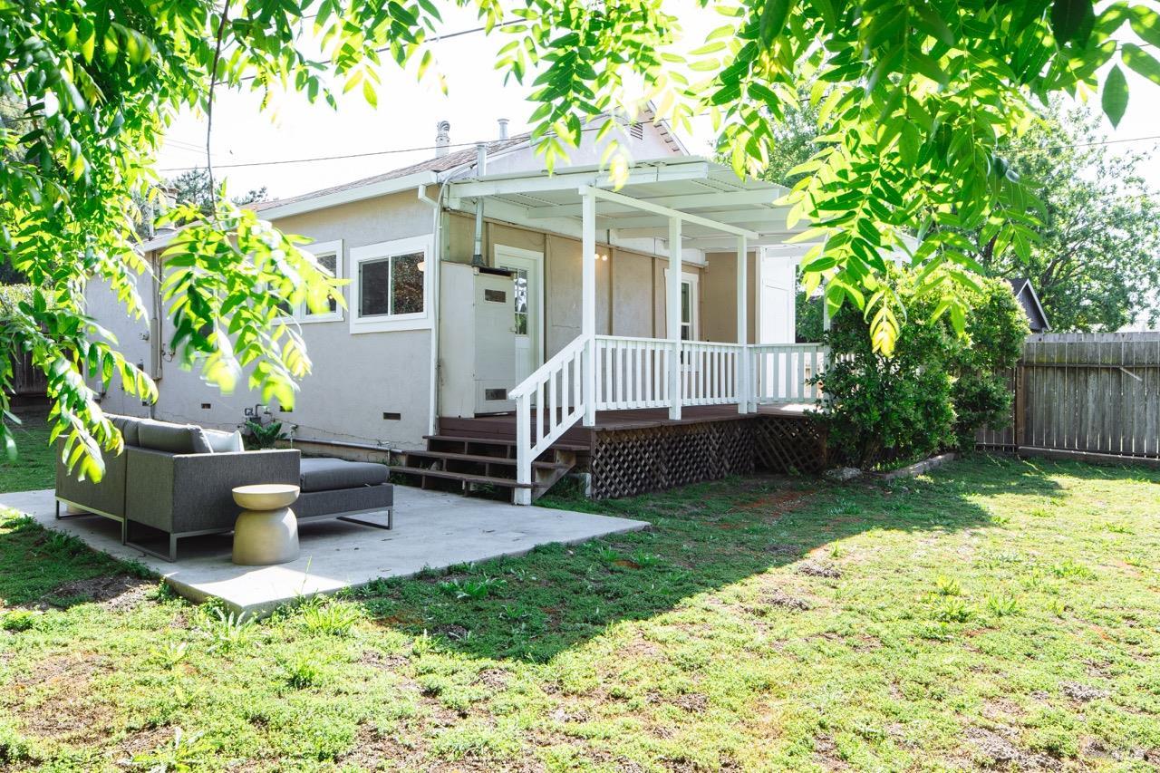 52 Eastman Lane Petaluma CA 94952