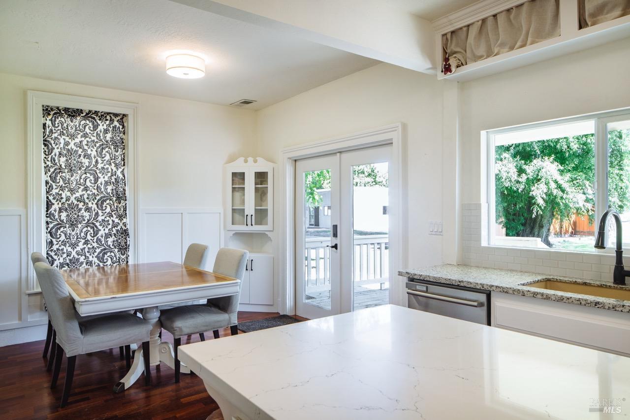 52 Eastman Lane Petaluma CA 94952