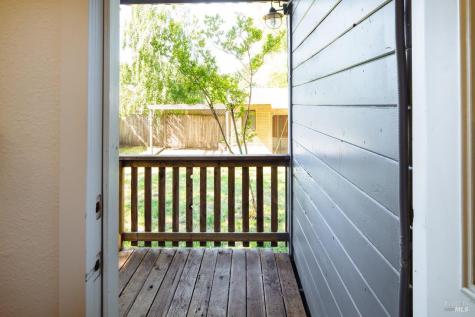 52 Eastman Lane Petaluma CA 94952