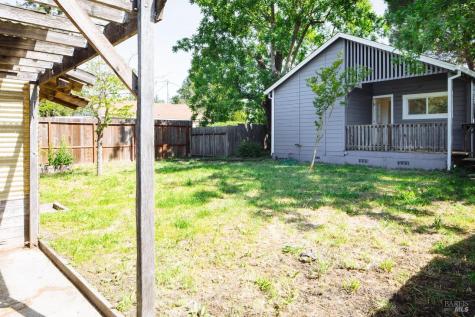 52 Eastman Lane Petaluma CA 94952