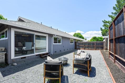 431-433 University Street Healdsburg CA 95448
