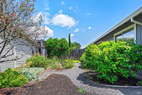 431-433 University Street Healdsburg CA 95448