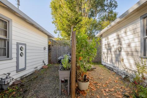 881 Lorna Drive Glen Ellen CA 95442