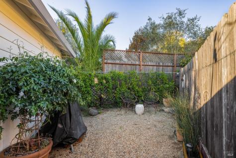 881 Lorna Drive Glen Ellen CA 95442