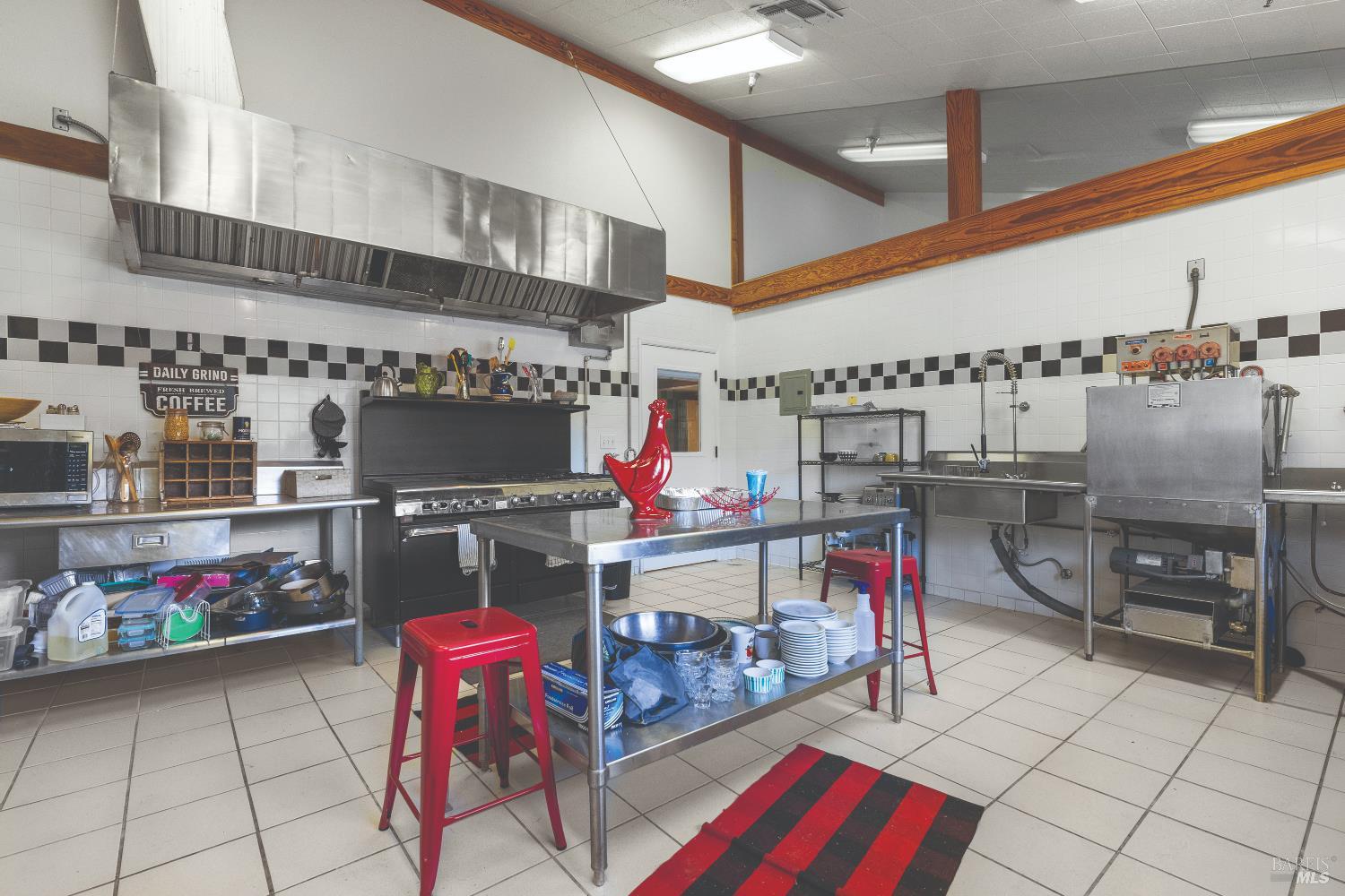 695 Cherry Creek Road Cloverdale CA 95425
