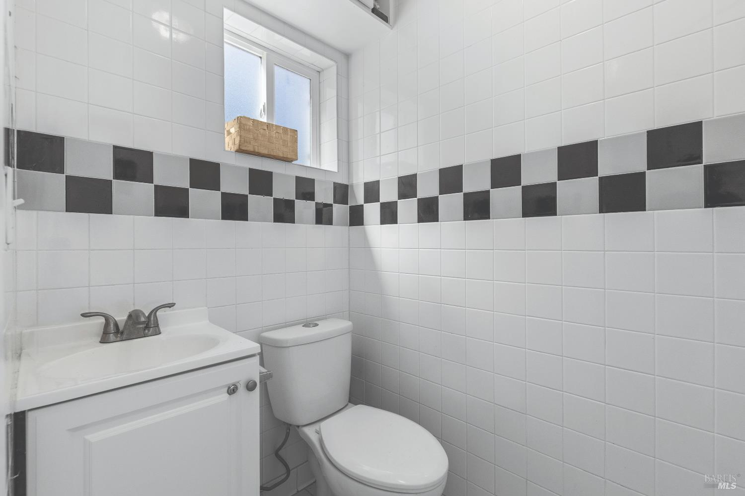 695 Cherry Creek Road Cloverdale CA 95425