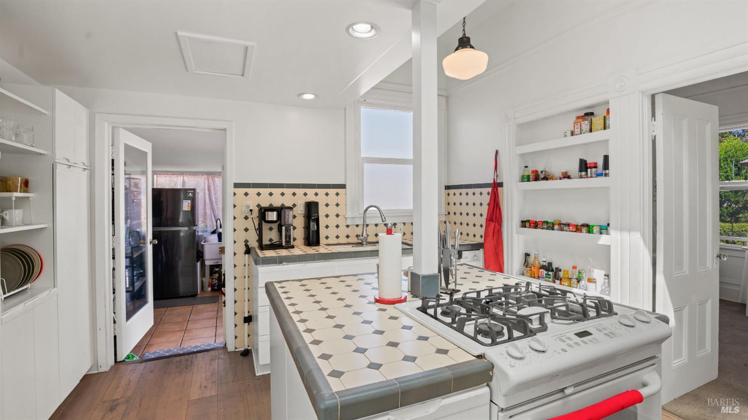 1160 Powell Street Oakland CA 94608