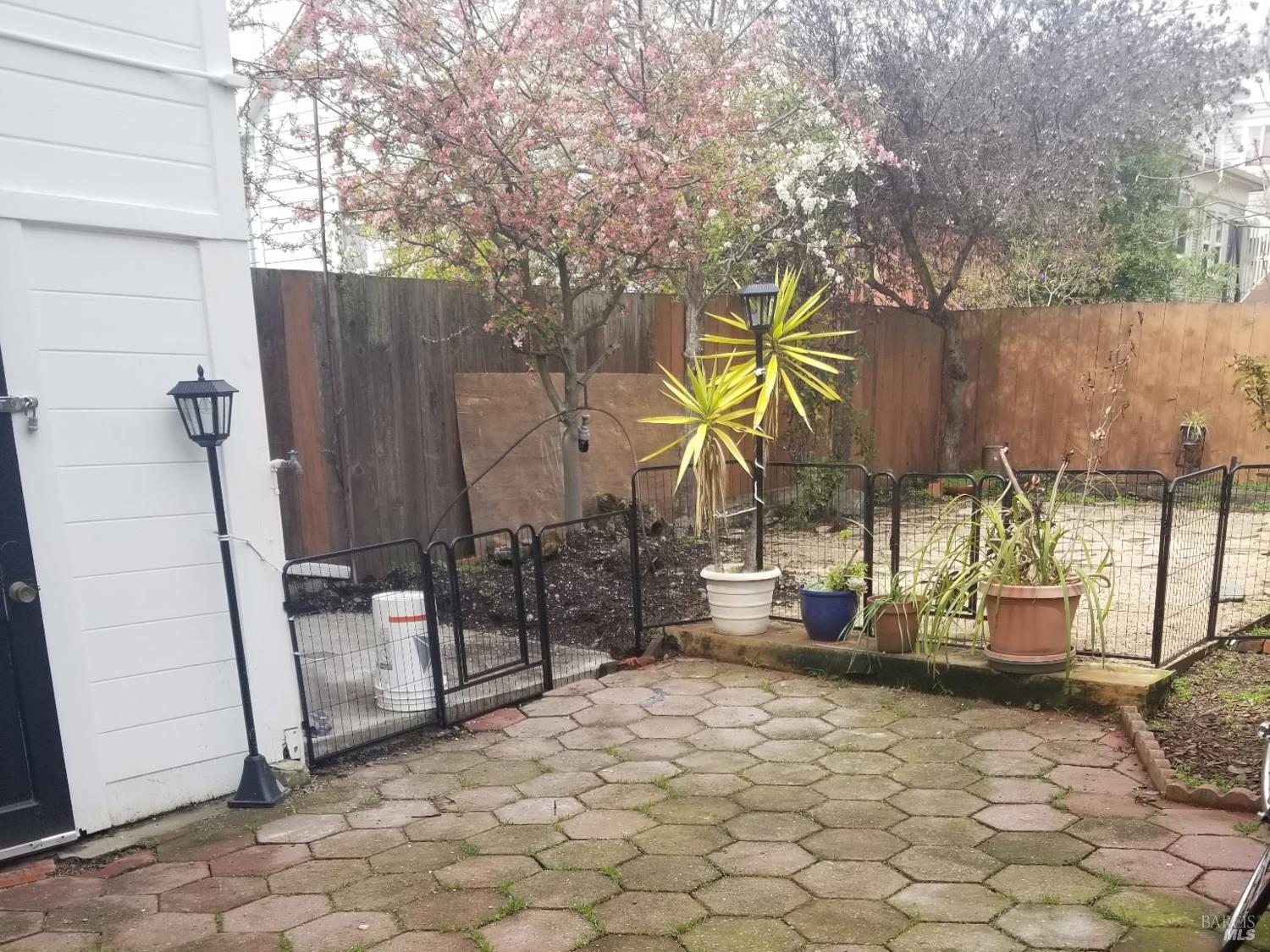 1160 Powell Street Oakland CA 94608