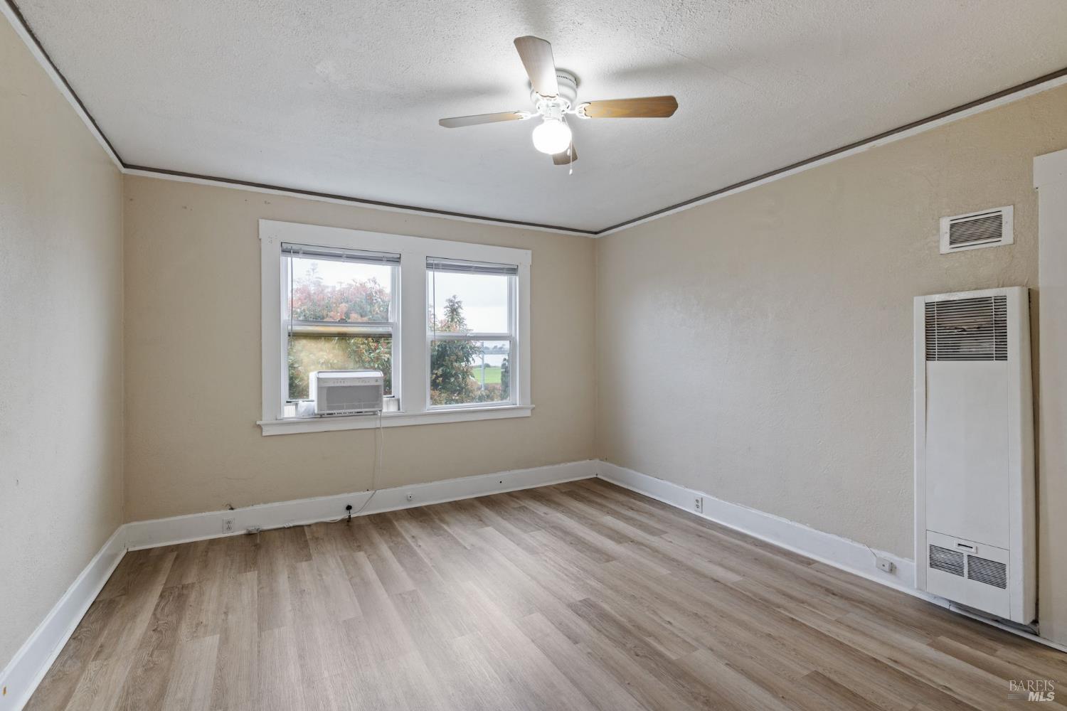 12 Daniels Avenue Vallejo CA 94590