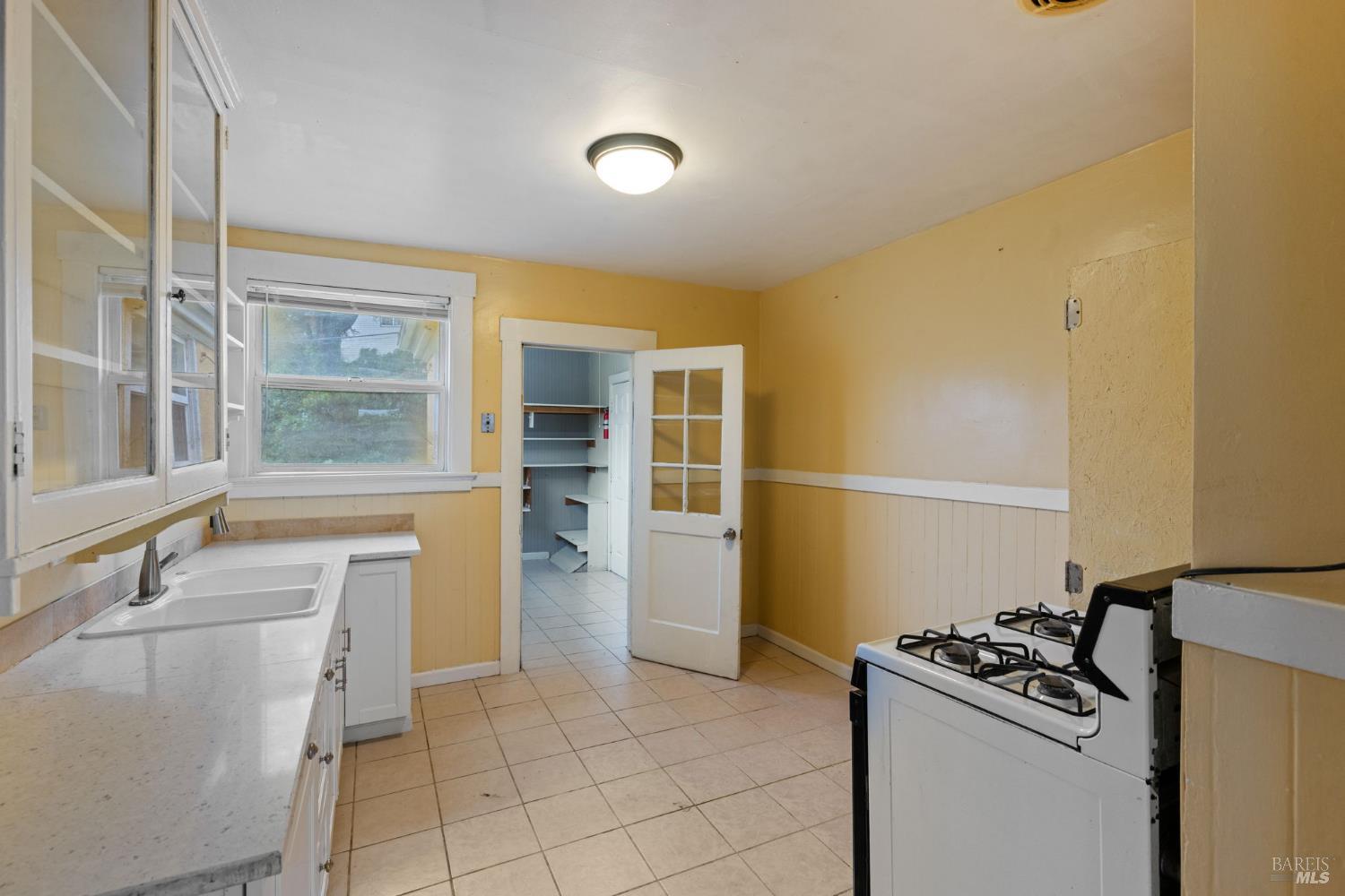 12 Daniels Avenue Vallejo CA 94590