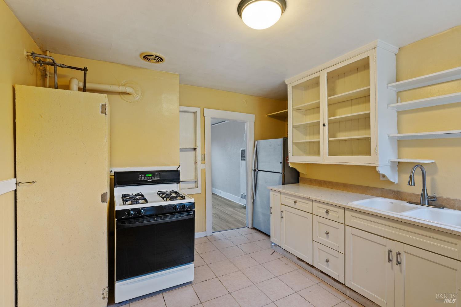 12 Daniels Avenue Vallejo CA 94590