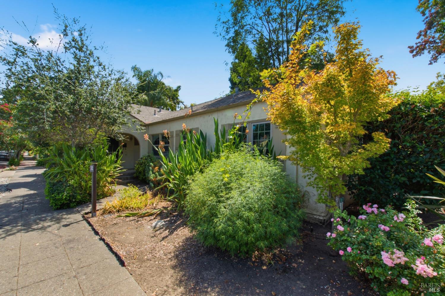 824 Humboldt Street Santa Rosa CA 95404