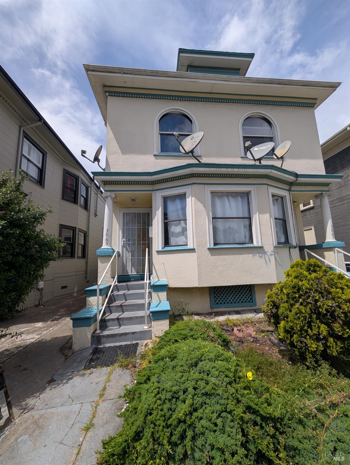 3865-3867 M L King Jr Way Oakland CA 94609