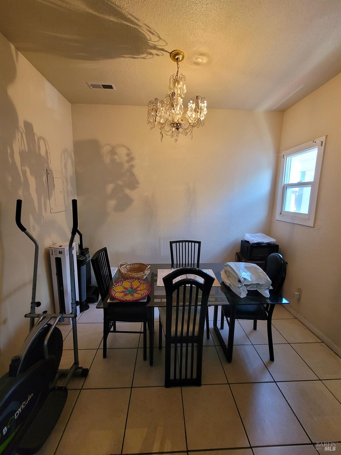 3865-3867 M L King Jr Way Oakland CA 94609