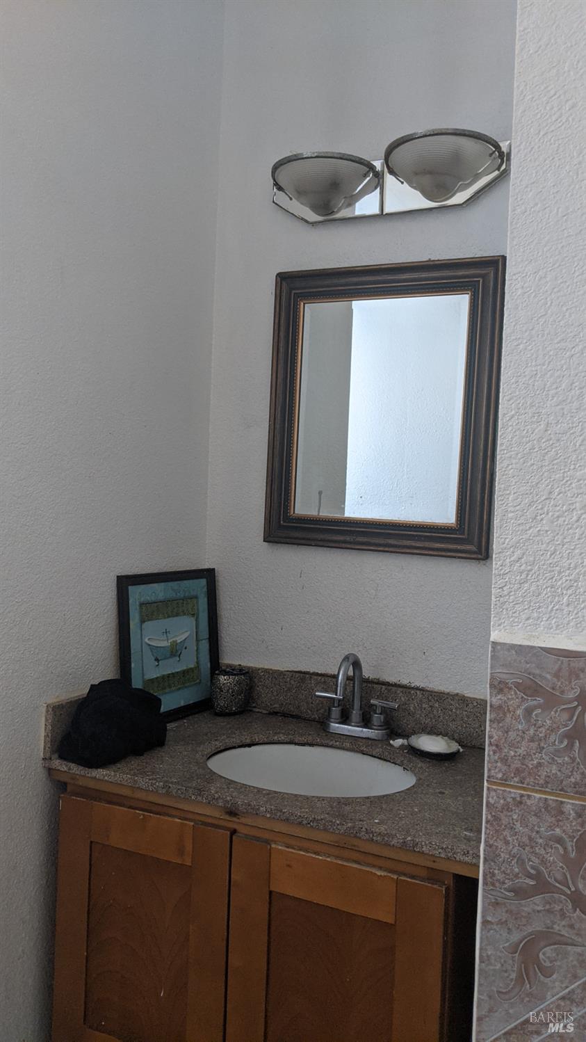 3865-3867 M L King Jr Way Oakland CA 94609