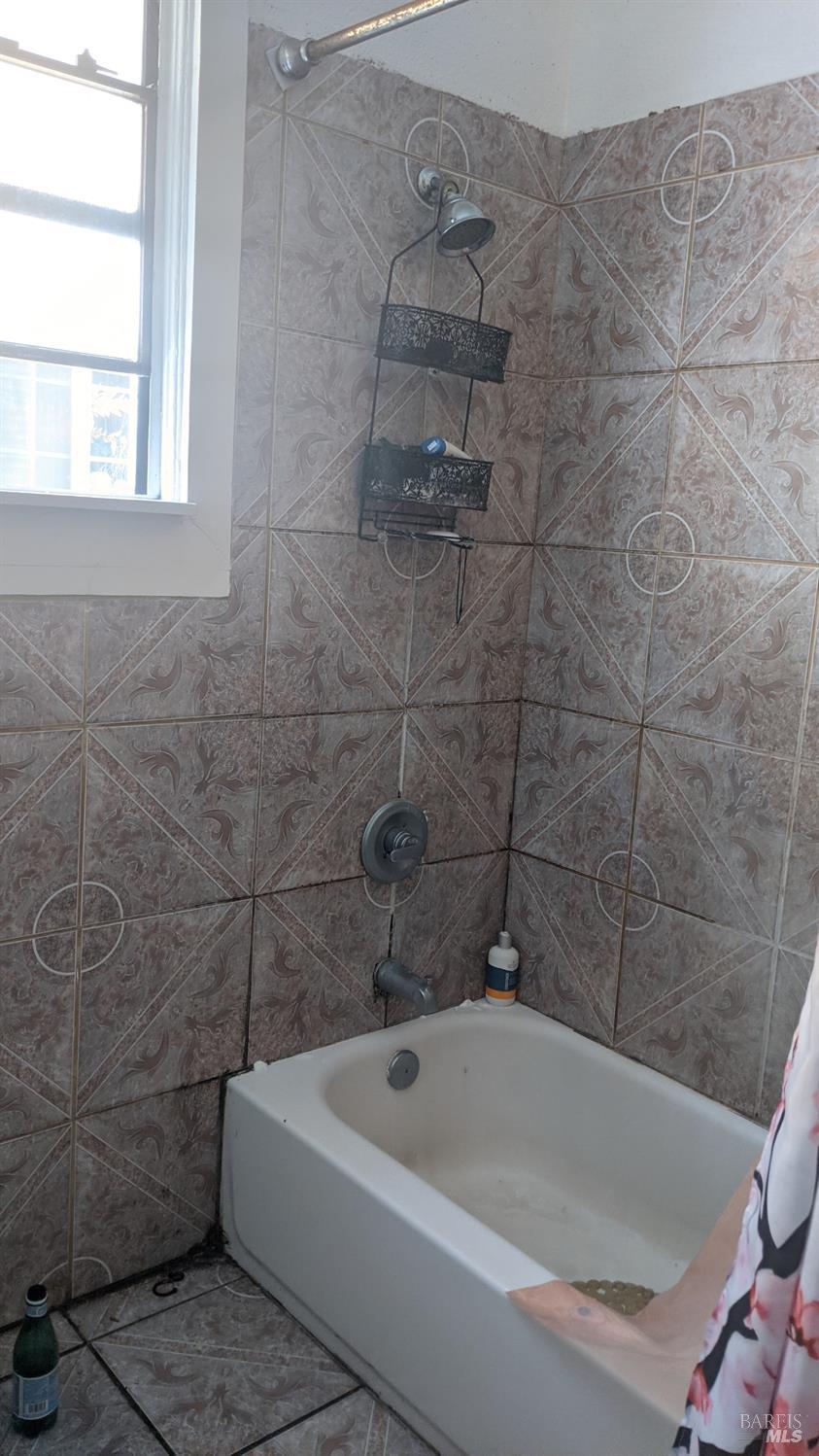 3865-3867 M L King Jr Way Oakland CA 94609