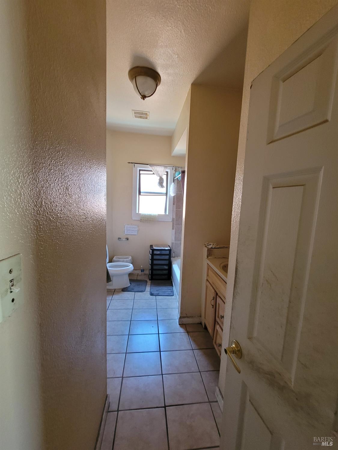 3865-3867 M L King Jr Way Oakland CA 94609