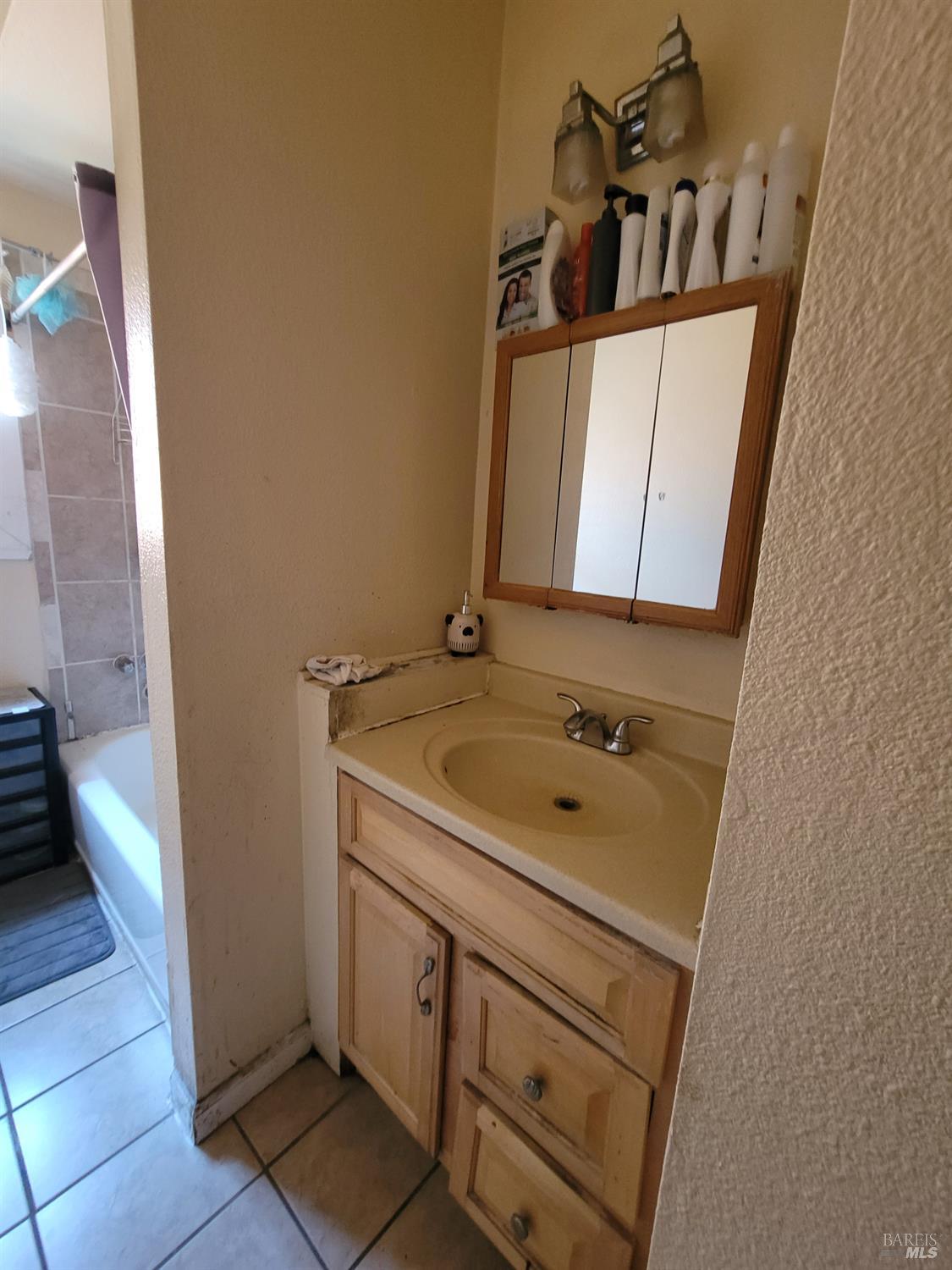 3865-3867 M L King Jr Way Oakland CA 94609