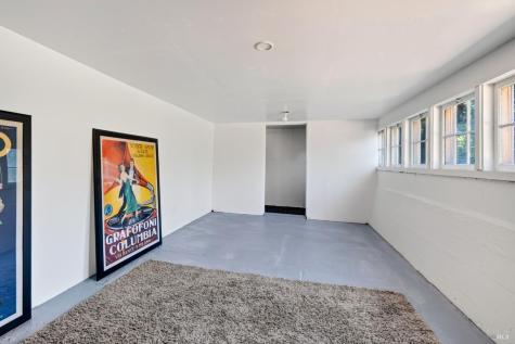 8060 Park Avenue Forestville CA 95436