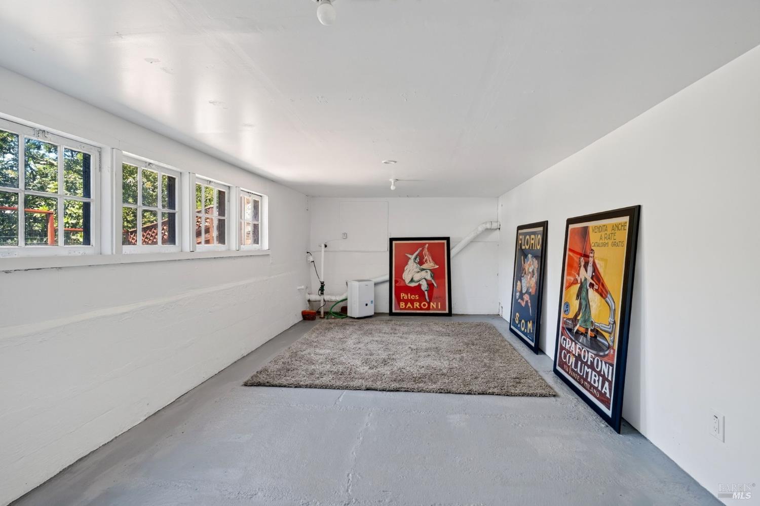 8060 Park Avenue Forestville CA 95436