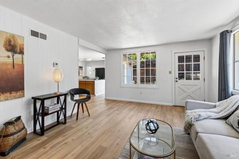 8060 Park Avenue Forestville CA 95436