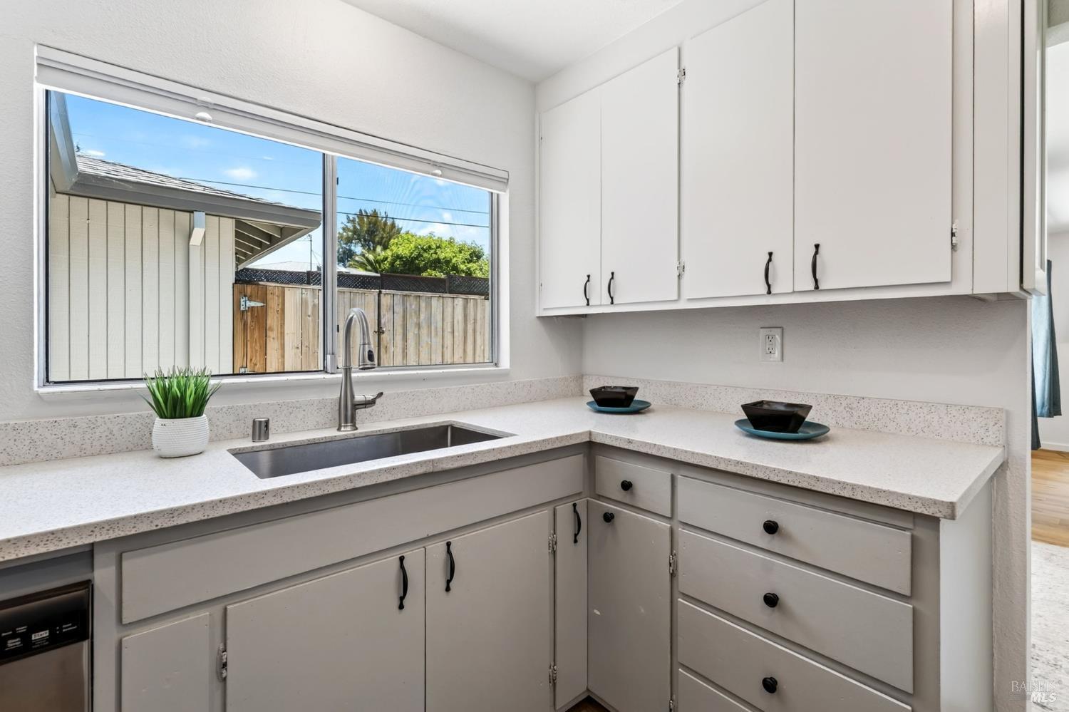 8060 Park Avenue Forestville CA 95436