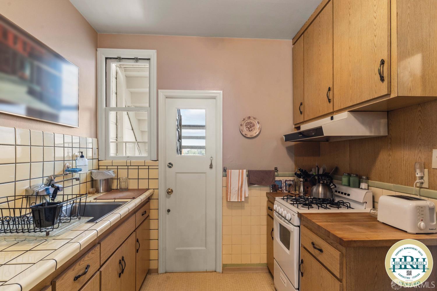 1616-1618 Judah Street San Francisco CA 94122