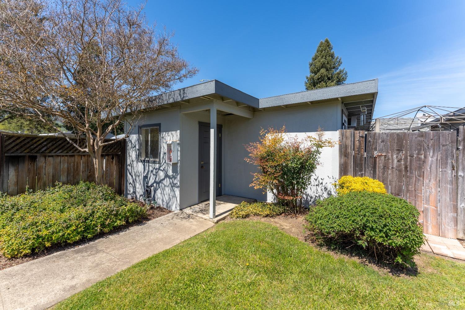 649-671 Leslie Street Ukiah CA 95482