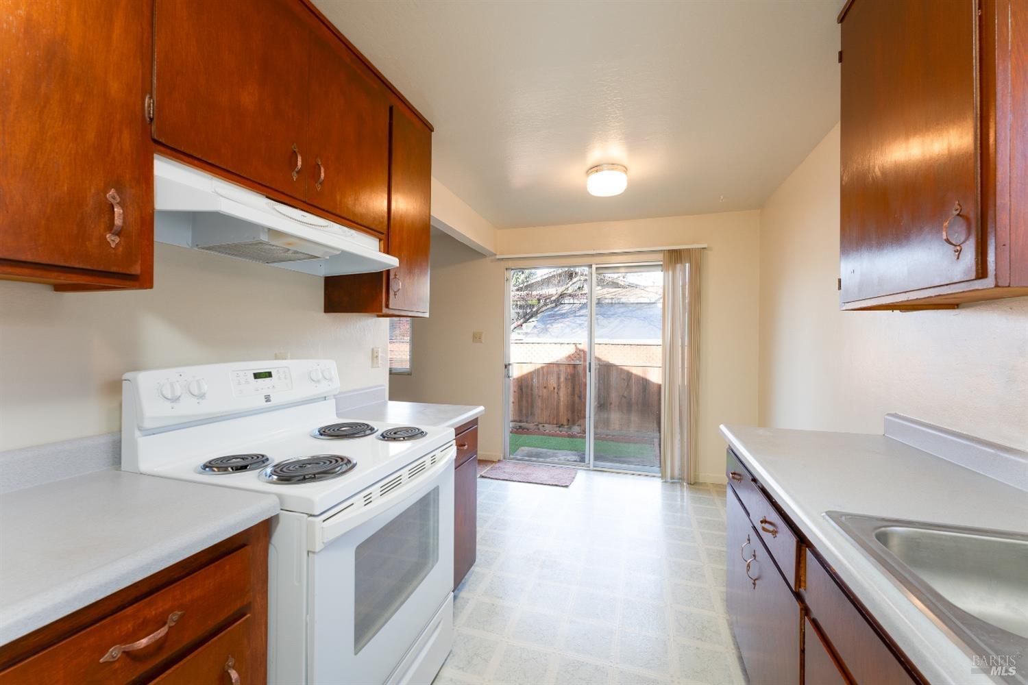 649-671 Leslie Street Ukiah CA 95482