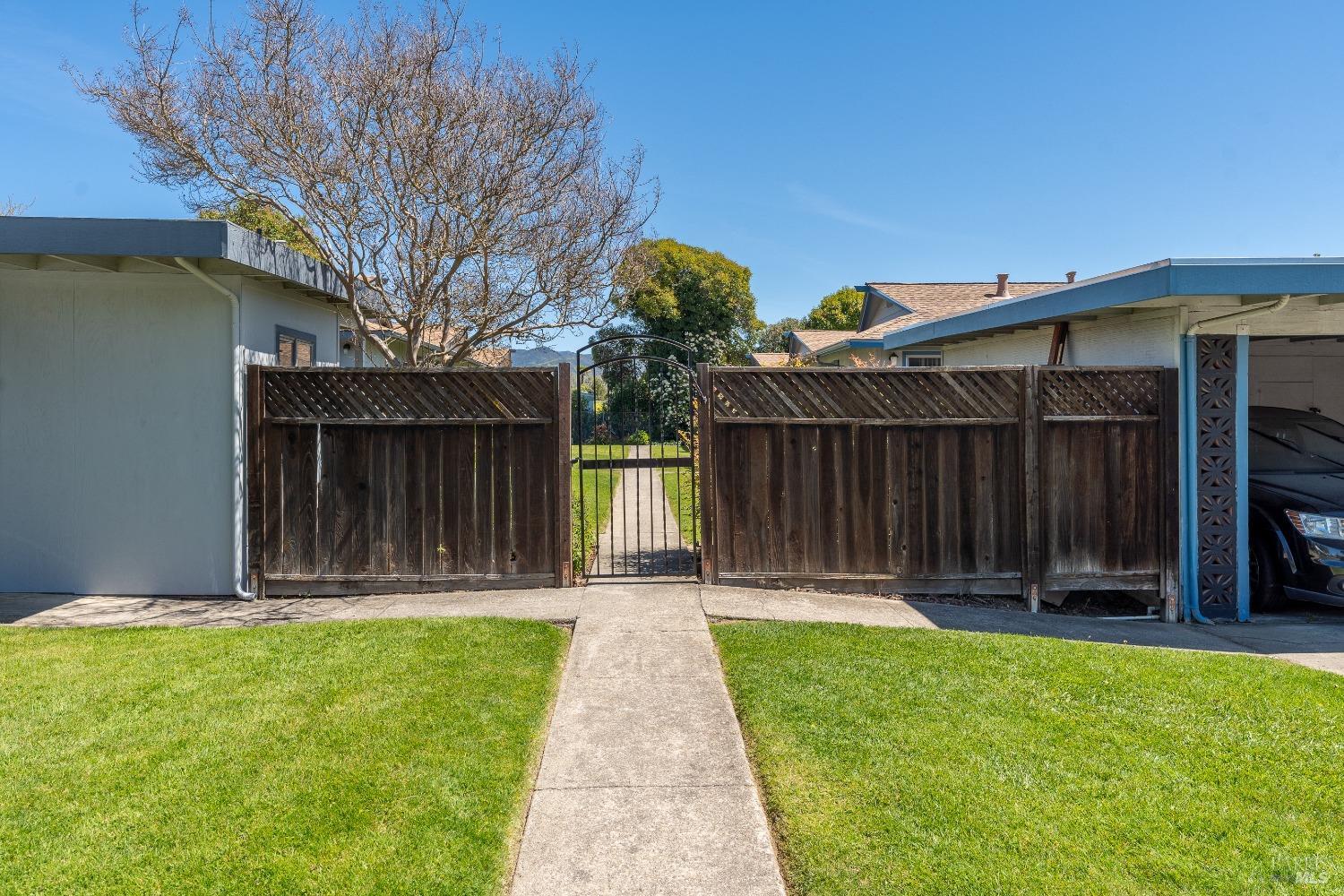 649-671 Leslie Street Ukiah CA 95482